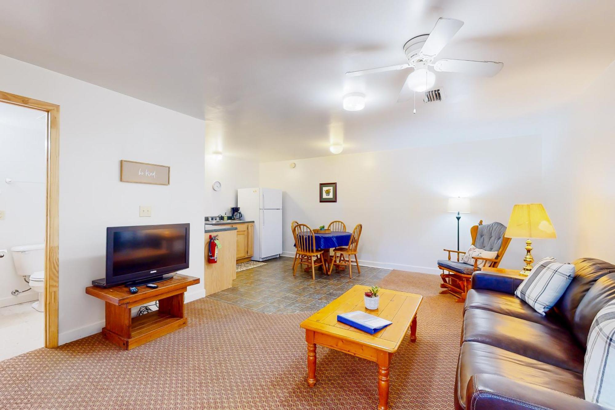 Campground Apts Lake Junaluska Room photo