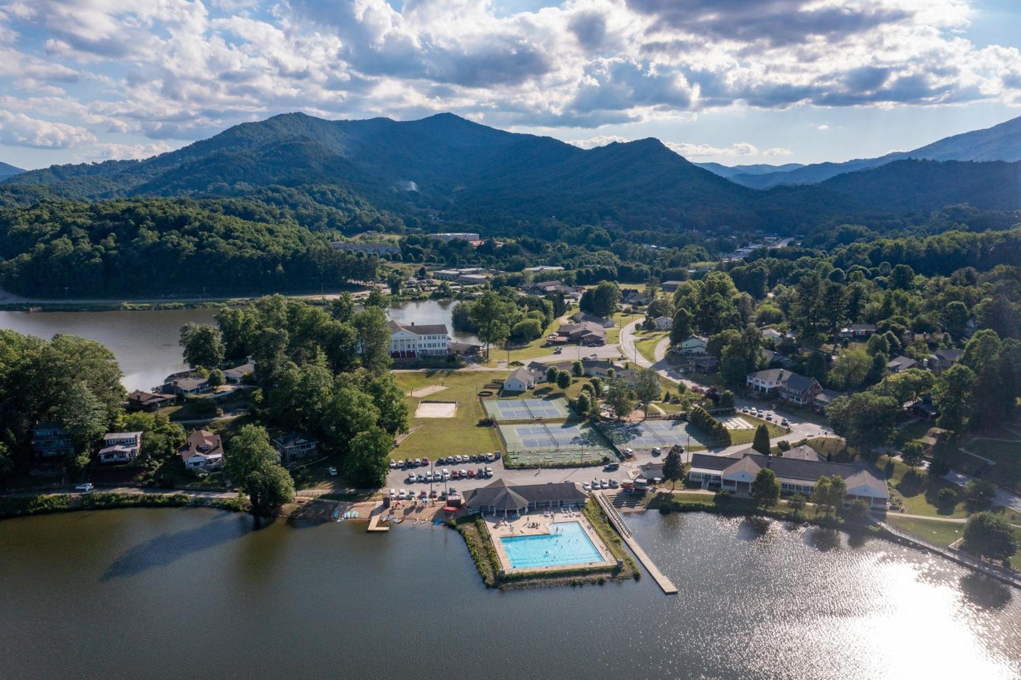 Campground Apts Lake Junaluska Room photo