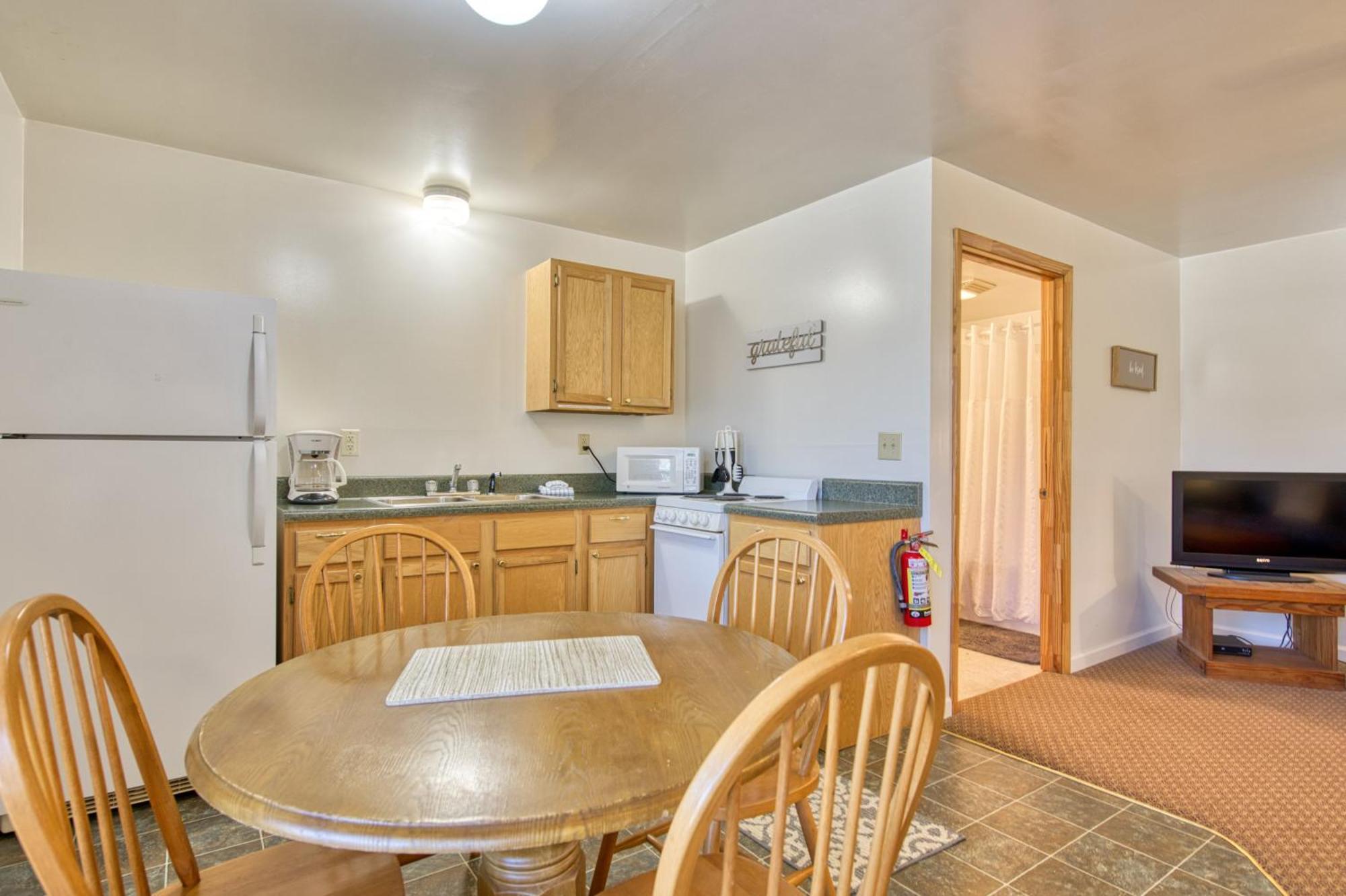 Campground Apts Lake Junaluska Room photo