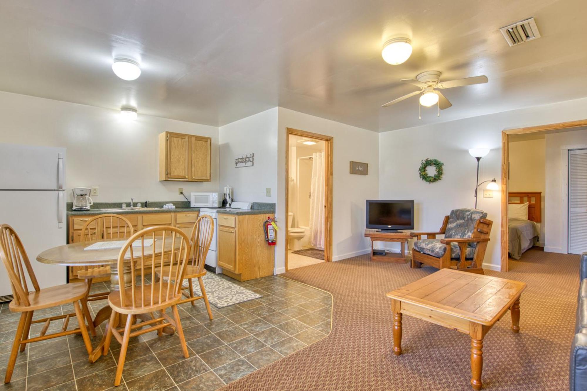 Campground Apts Lake Junaluska Room photo