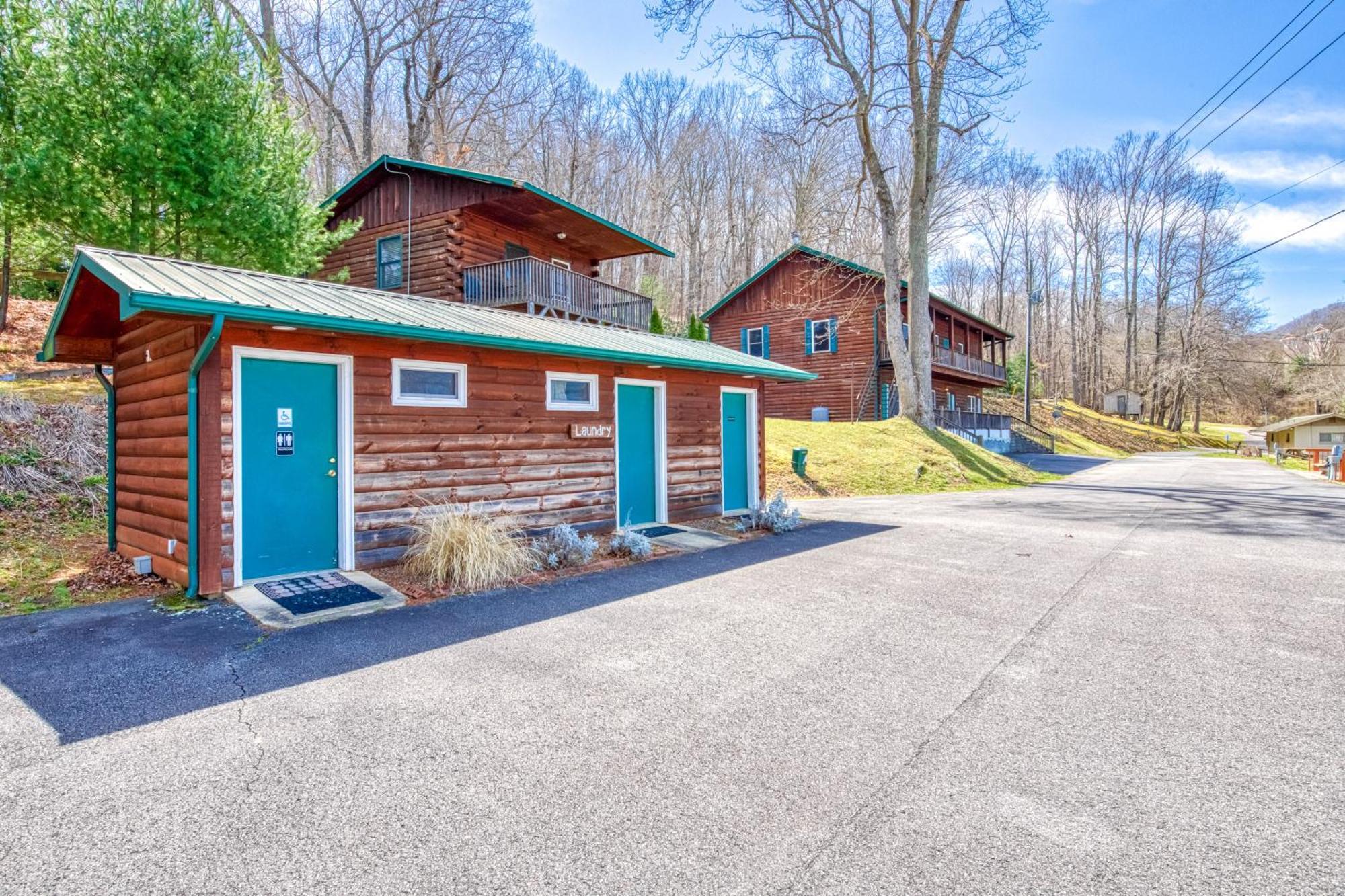 Campground Apts Lake Junaluska Room photo